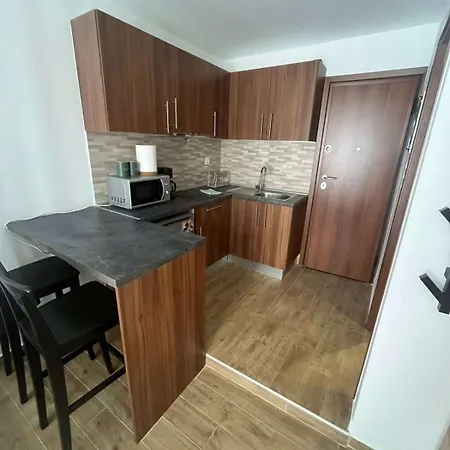 Premium New Near Center Apartman