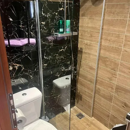 Premium New Near Center Szaloniki